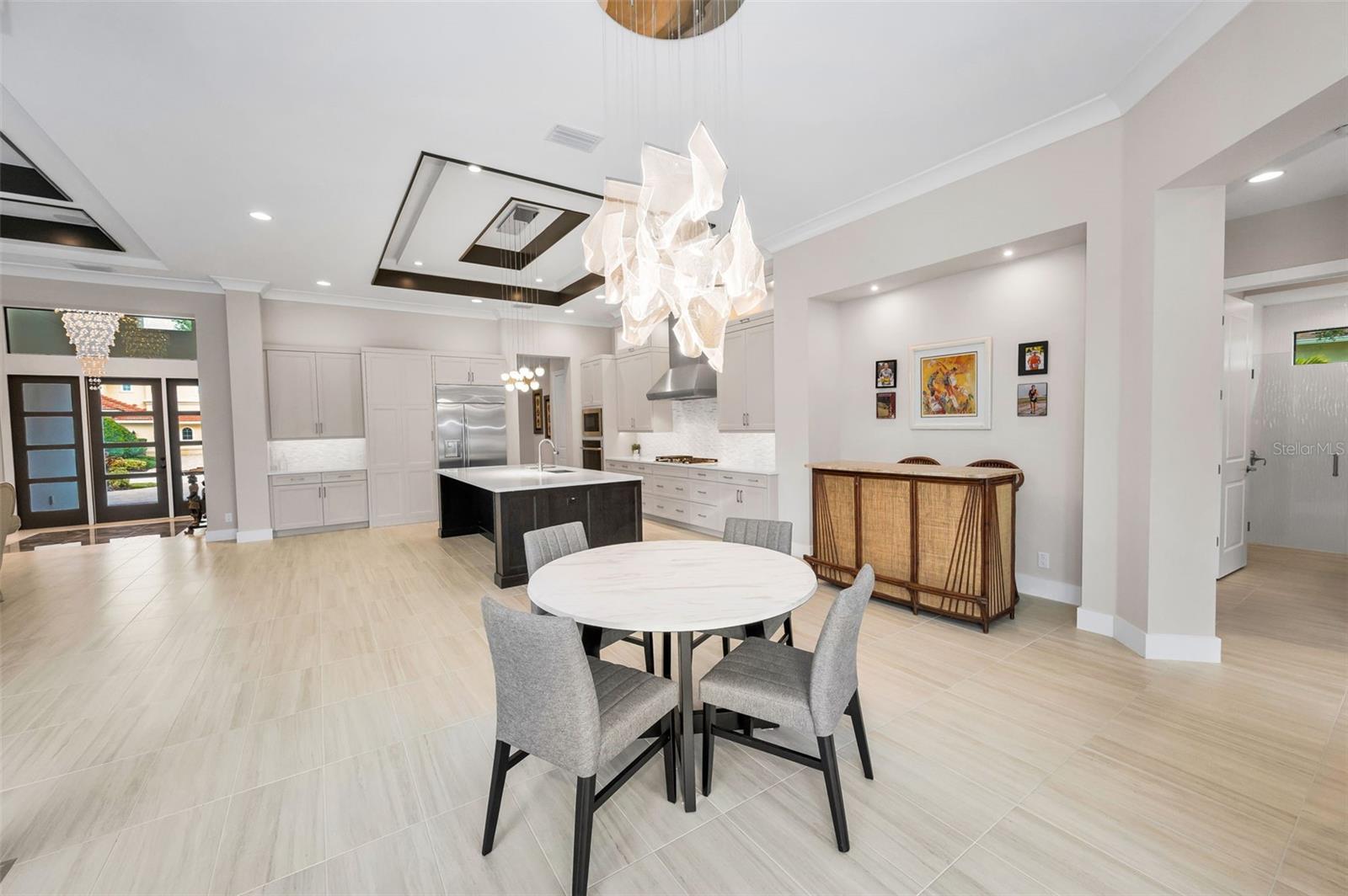 CHAMPIONS CLUB - Residential