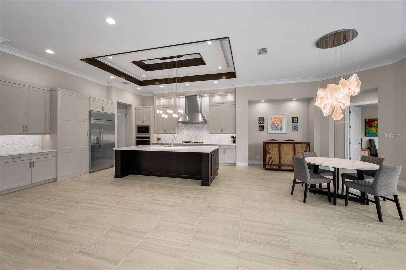 CHAMPIONS CLUB - Residential