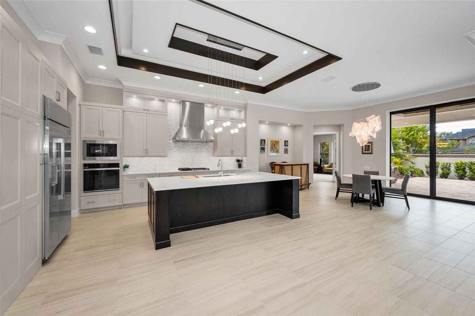 CHAMPIONS CLUB - Residential