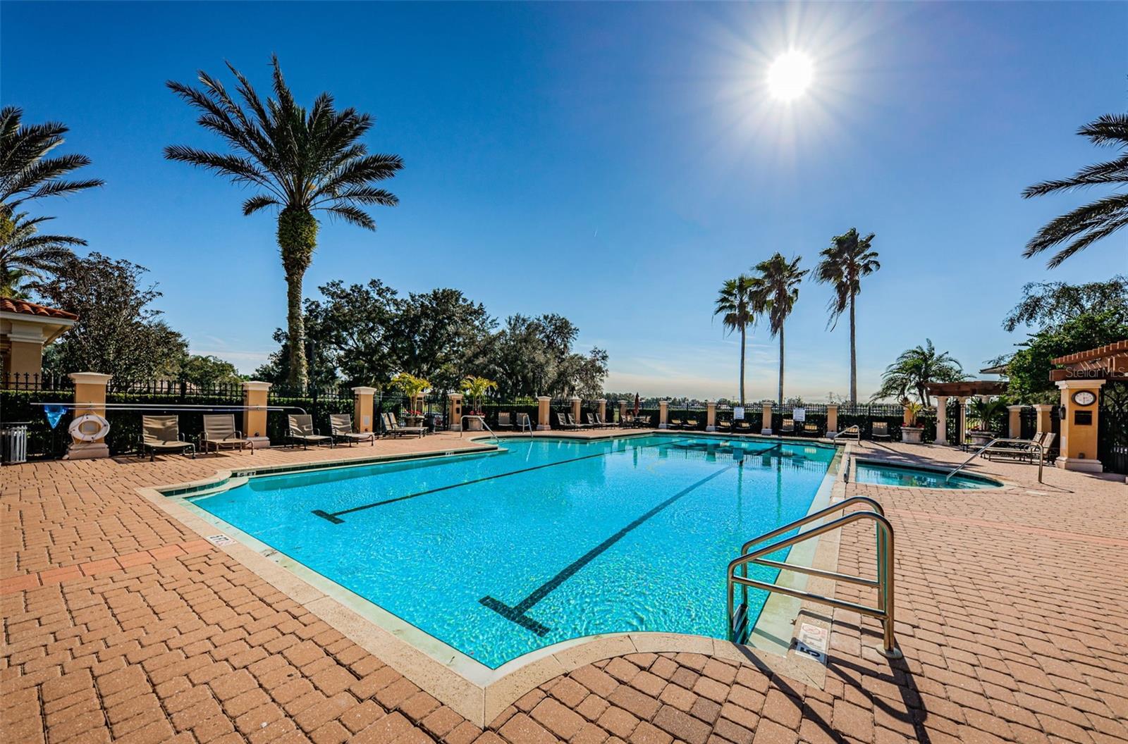 CHAMPIONS CLUB - Residential