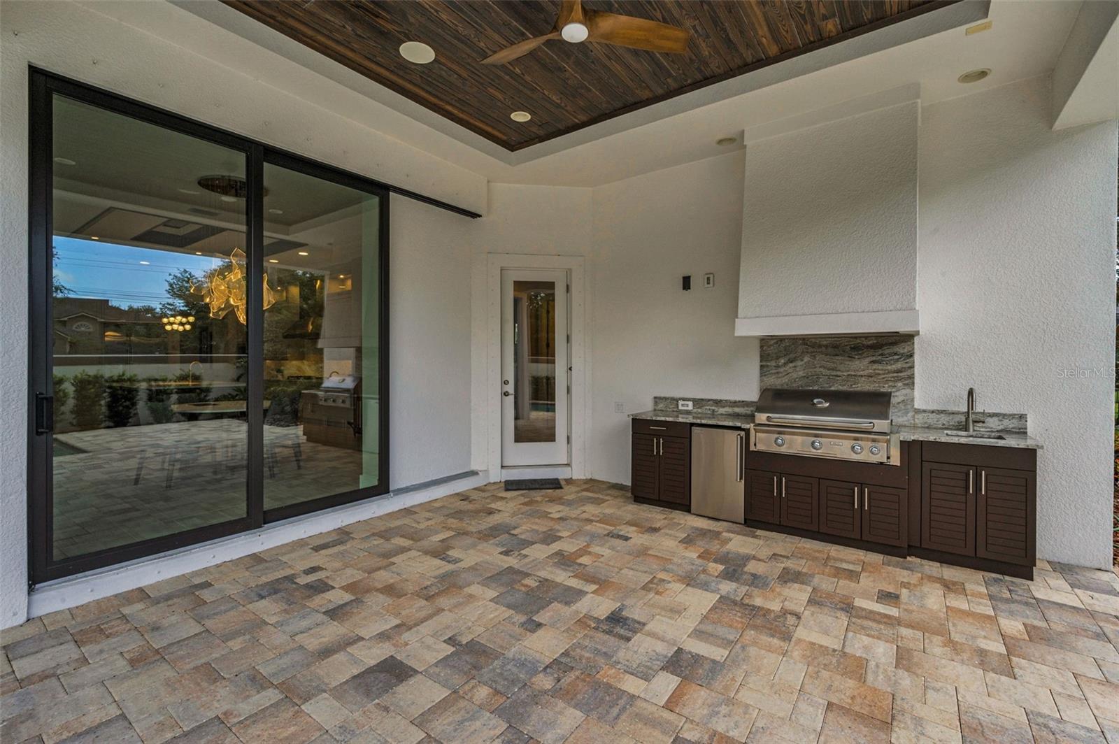 CHAMPIONS CLUB - Residential