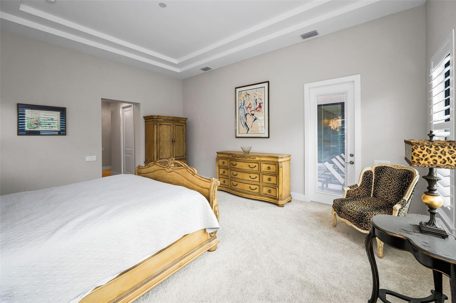 CHAMPIONS CLUB - Residential