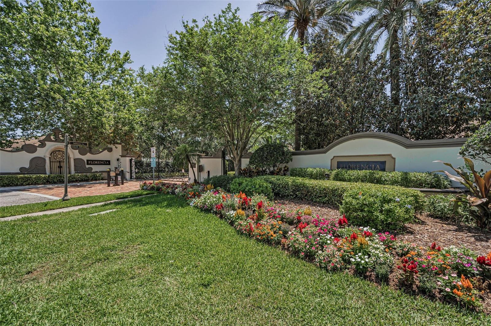 CHAMPIONS CLUB - Residential
