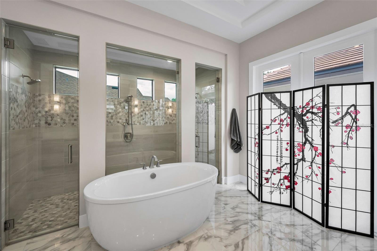CHAMPIONS CLUB - Residential