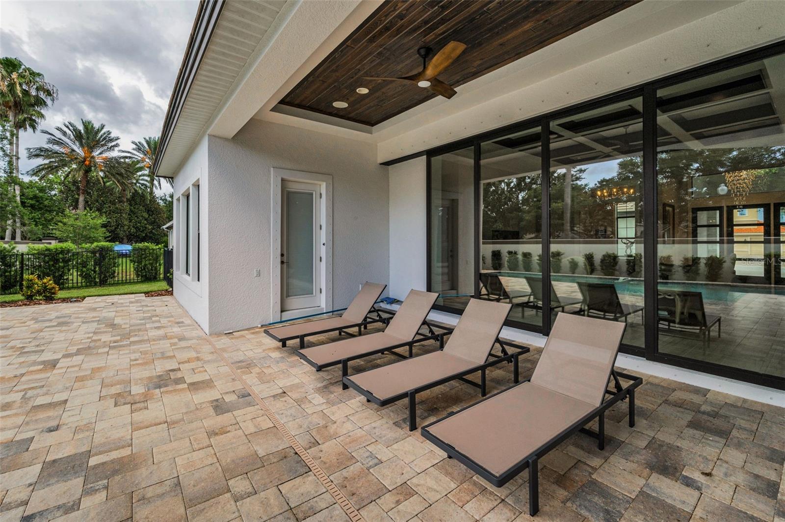 CHAMPIONS CLUB - Residential