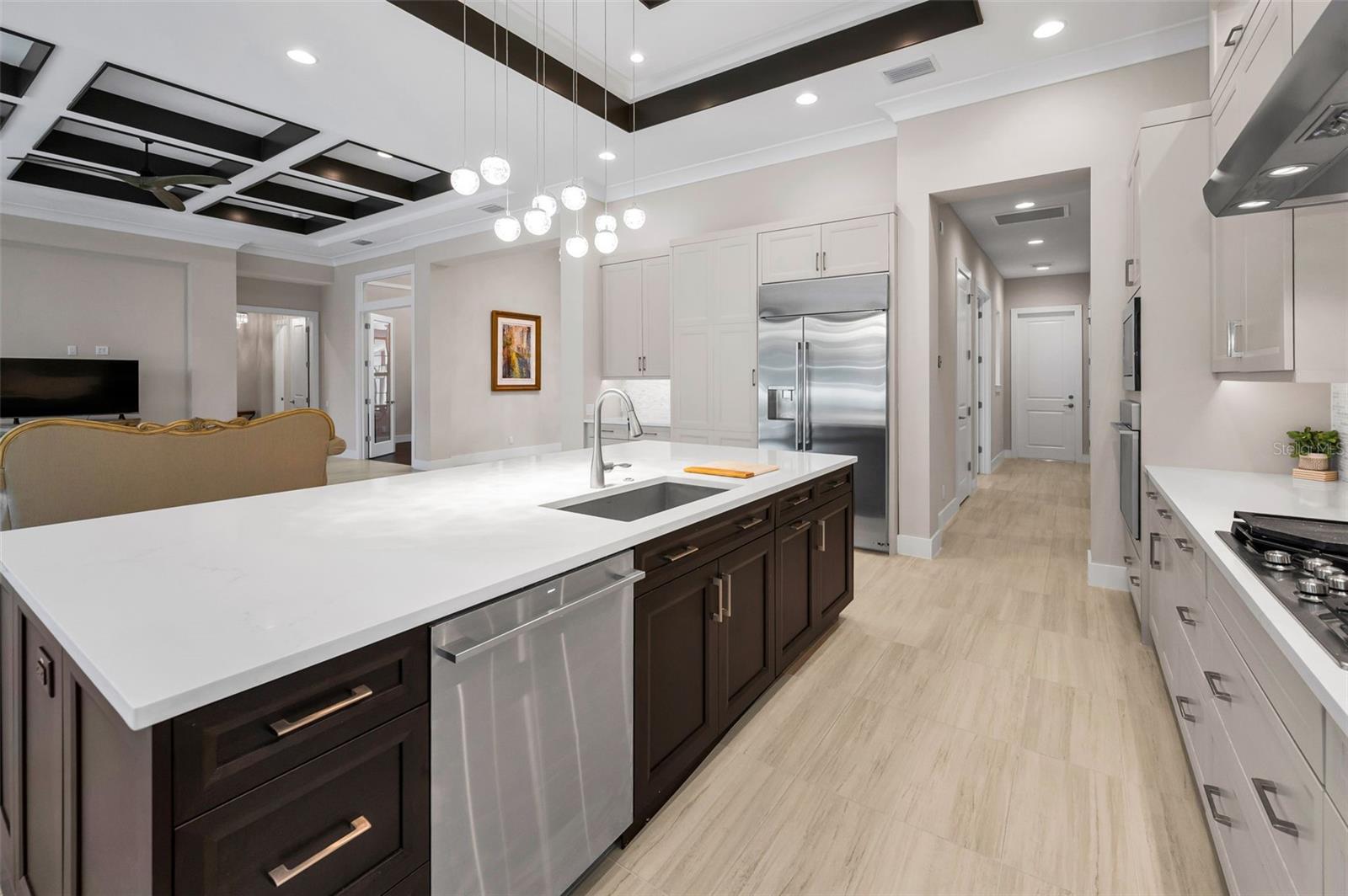 CHAMPIONS CLUB - Residential