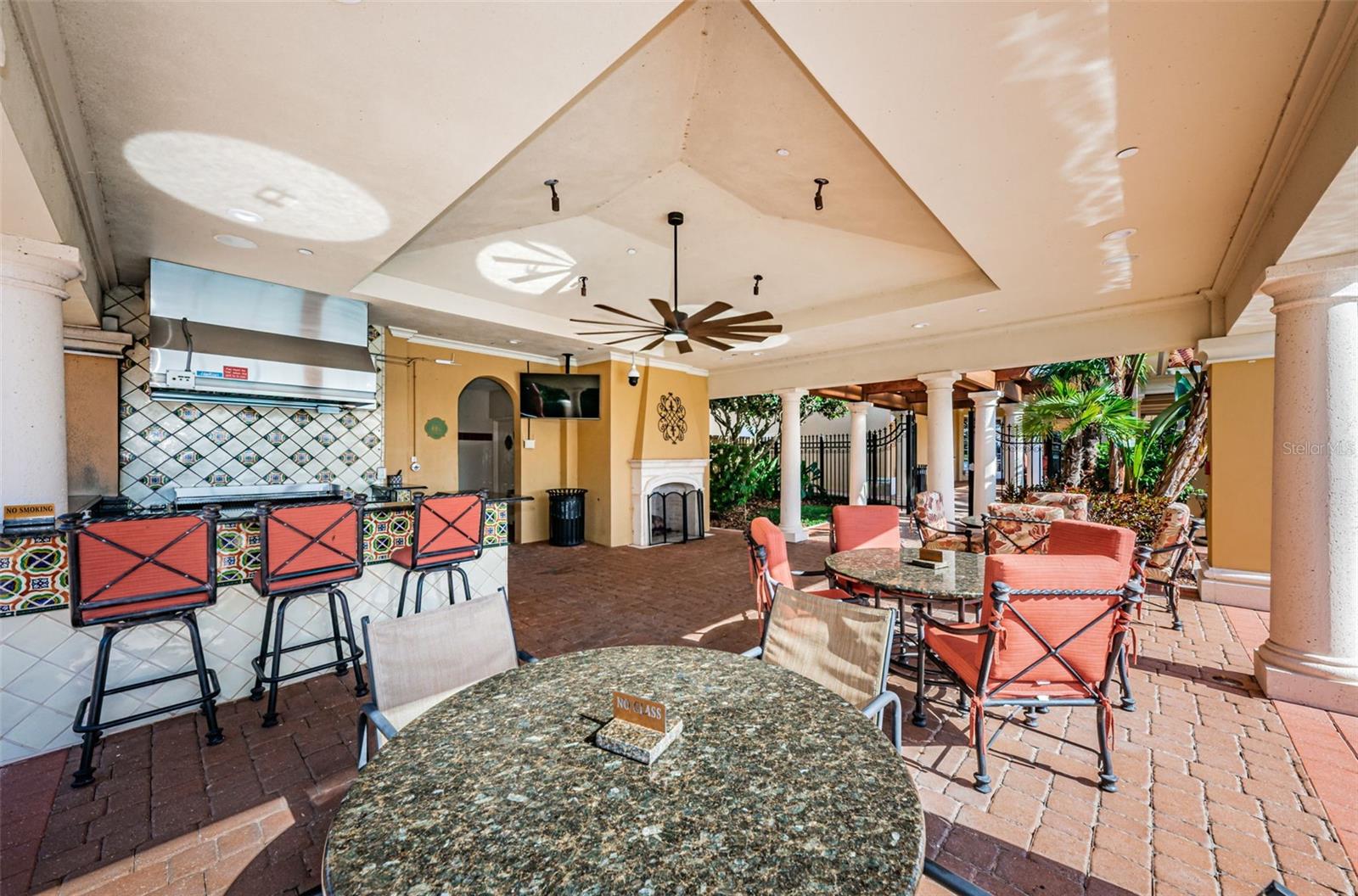 CHAMPIONS CLUB - Residential