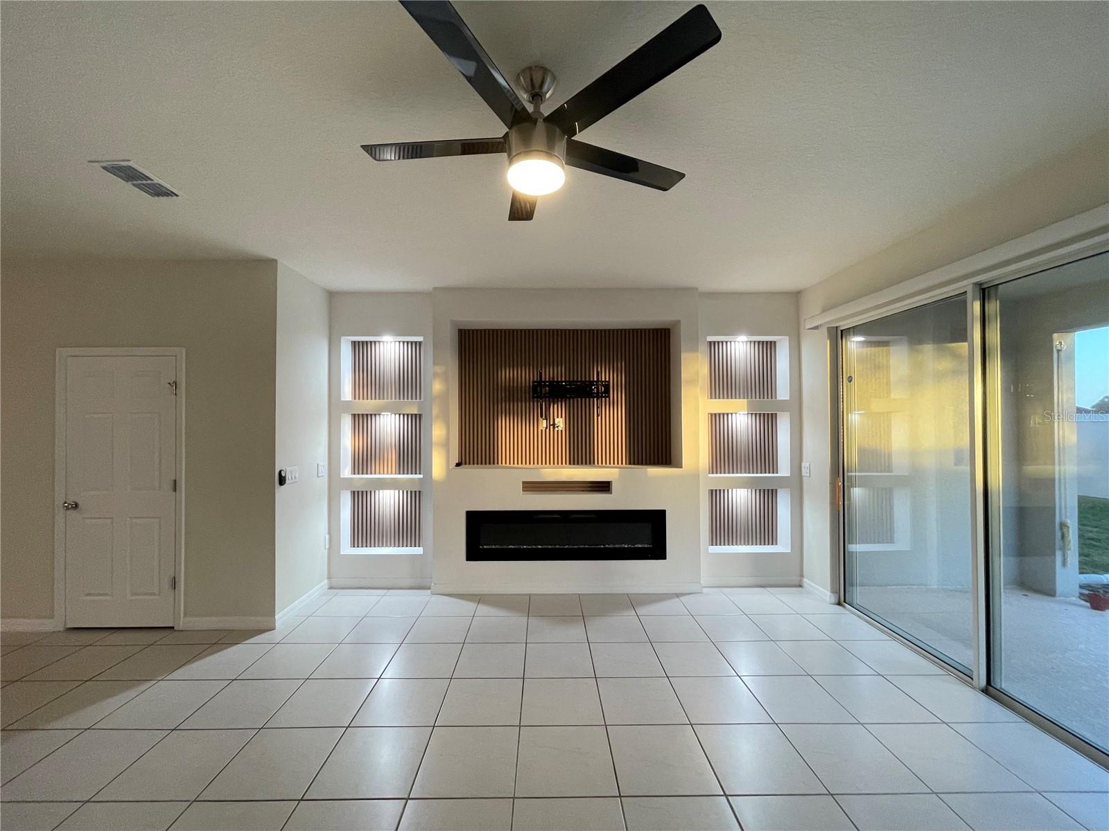 SOMERSET XINGS TR F REP - Residential Lease