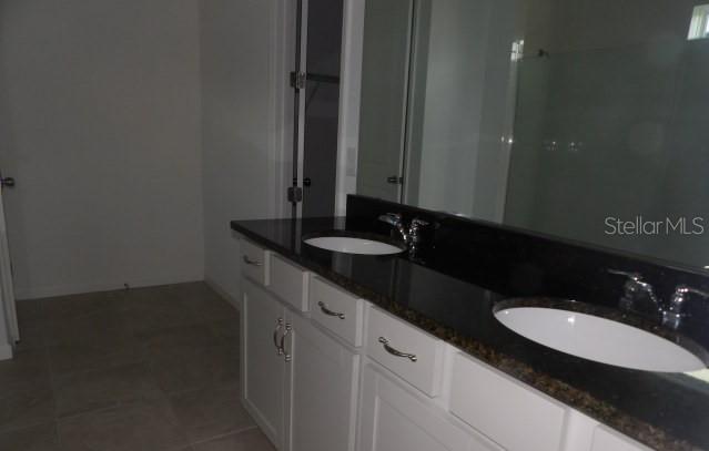 ADDISON LNDG - Residential