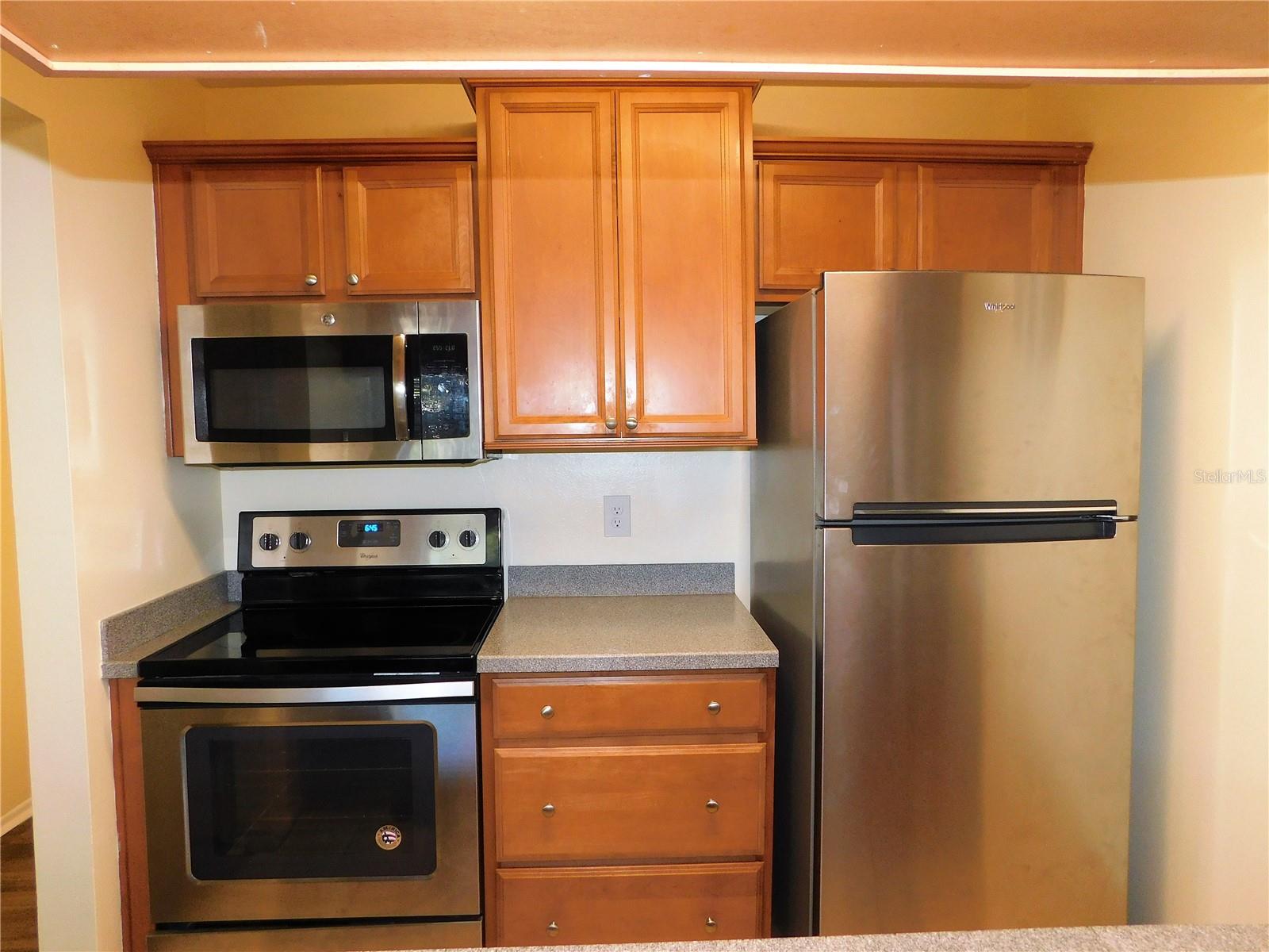 MIRROR LAKE - Residential Lease