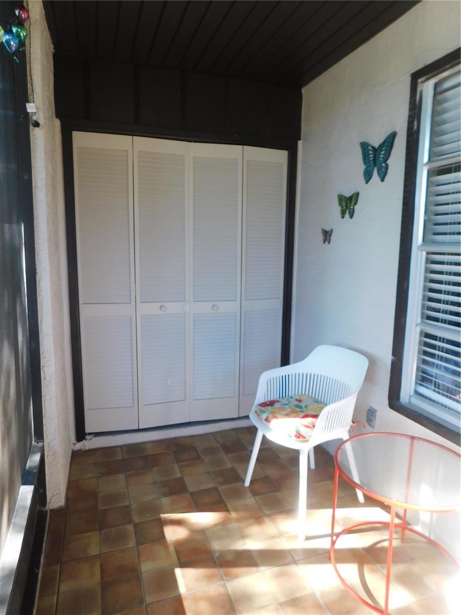 MIRROR LAKE - Residential Lease