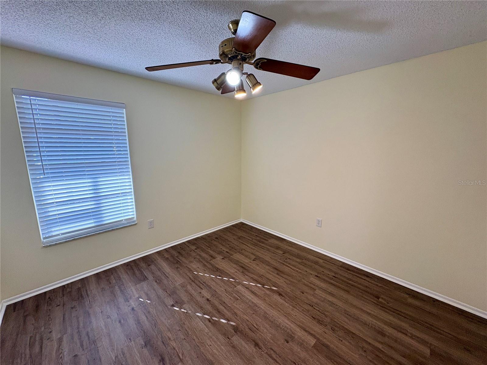 MIRROR LAKE - Residential Lease