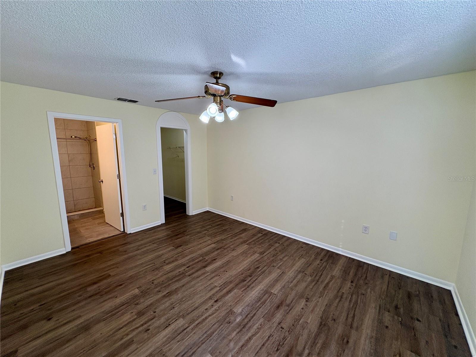 MIRROR LAKE - Residential Lease