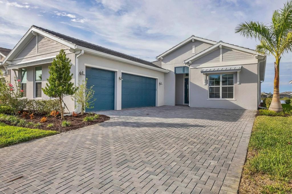 Photo of 17920 Palmiste Drive, Bradenton, FL 34202 (MLS # A4675878)