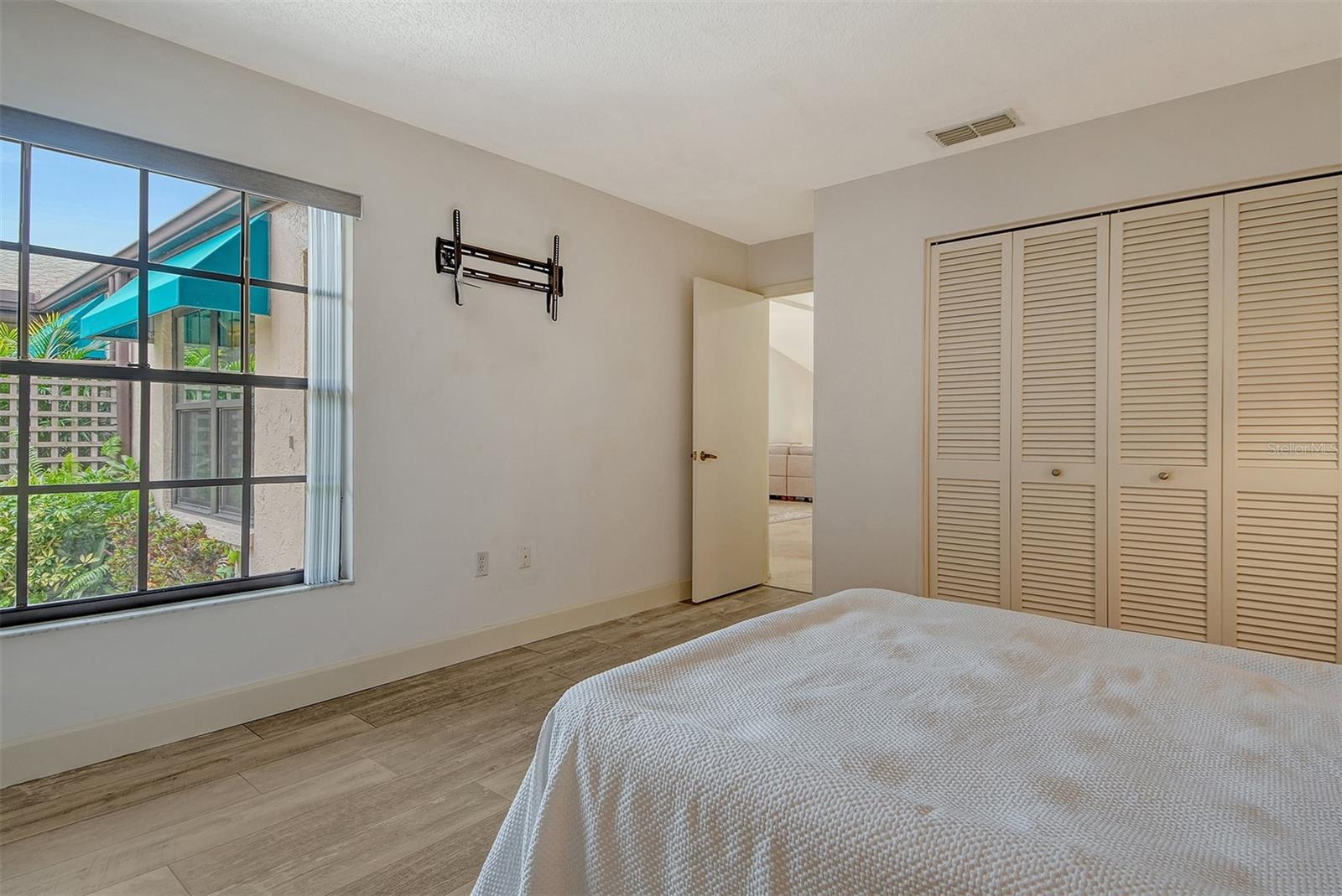 CLUBSIDE AT PALM-AIRE I & II - Residential