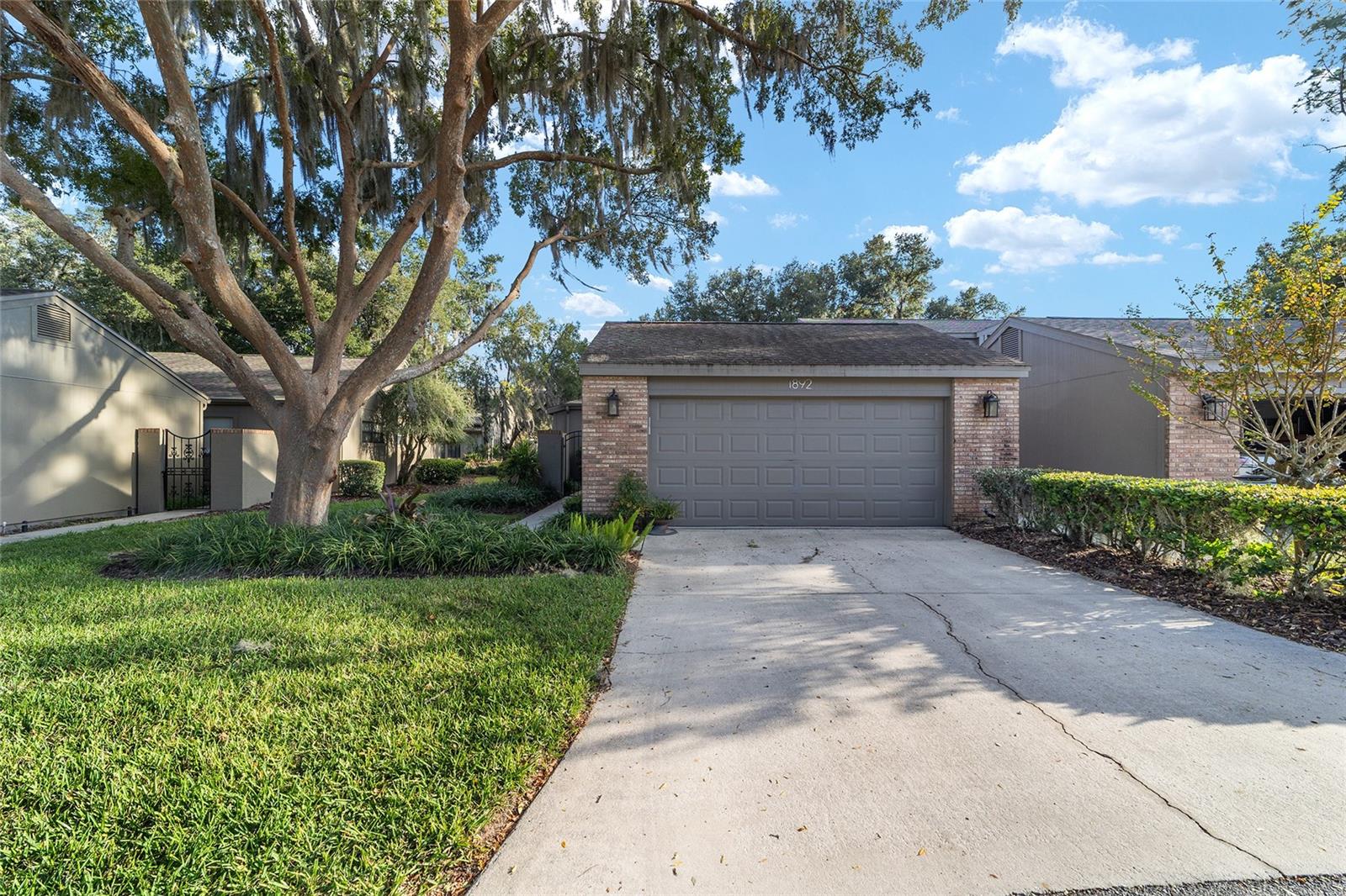 LAUREL LAKE VILLAS HOMEOWNERS ASSOC - Residential