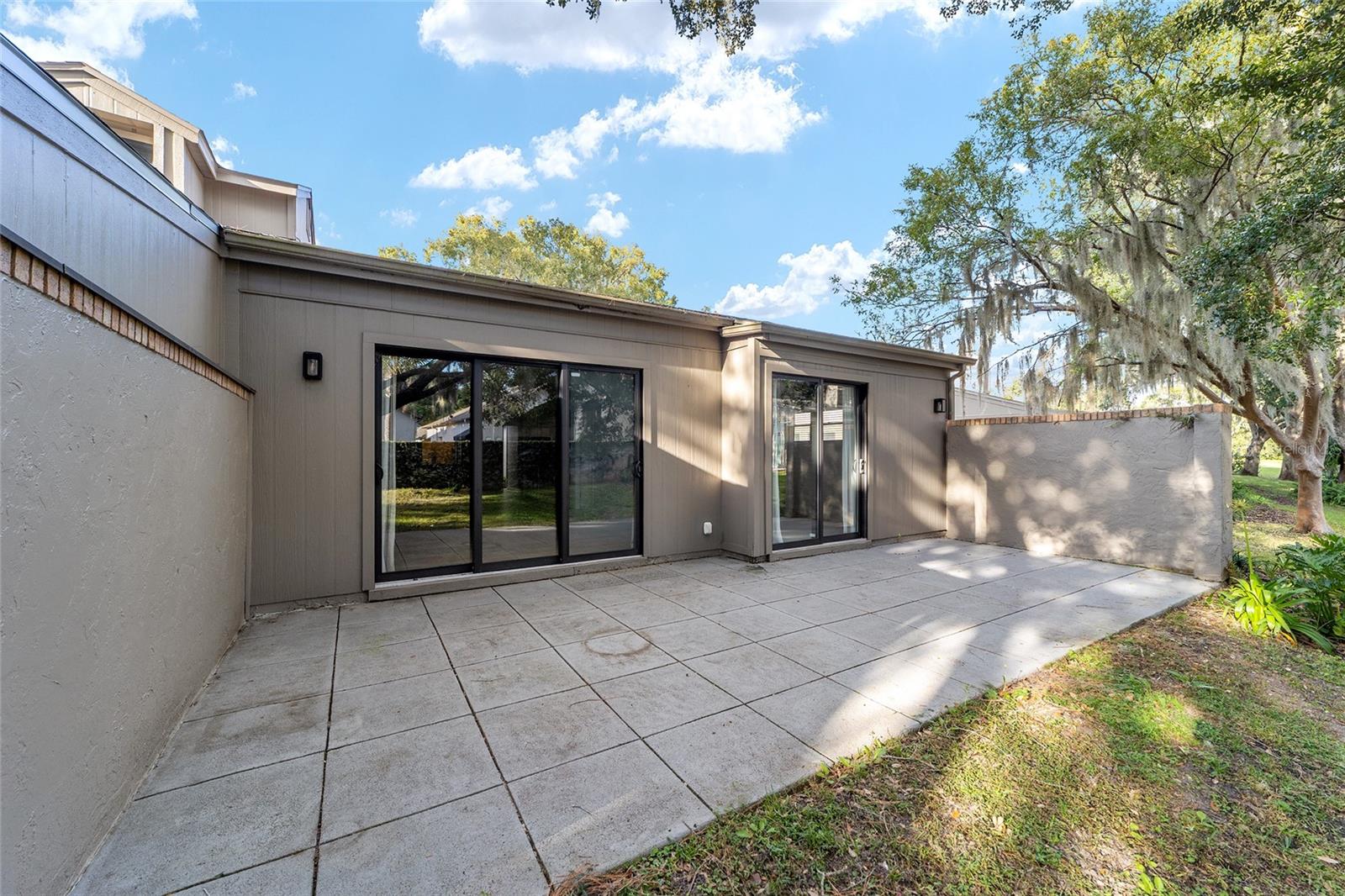 LAUREL LAKE VILLAS HOMEOWNERS ASSOC - Residential