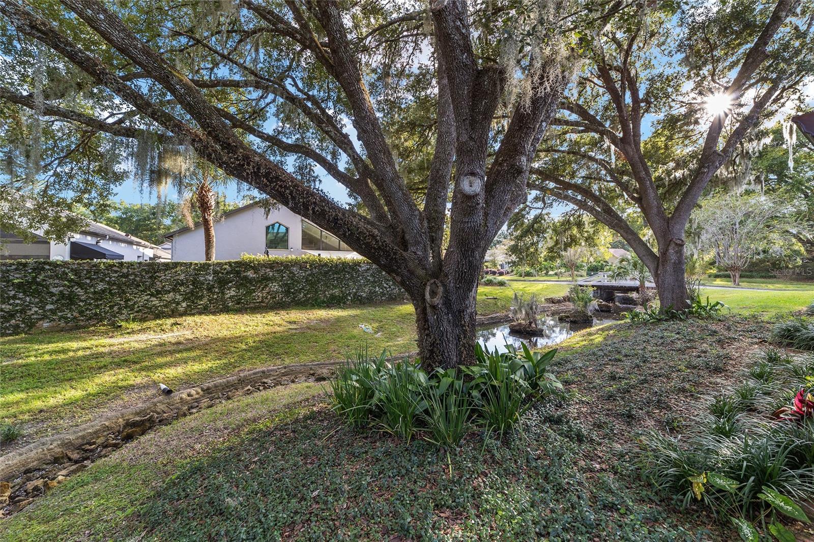 LAUREL LAKE VILLAS HOMEOWNERS ASSOC - Residential