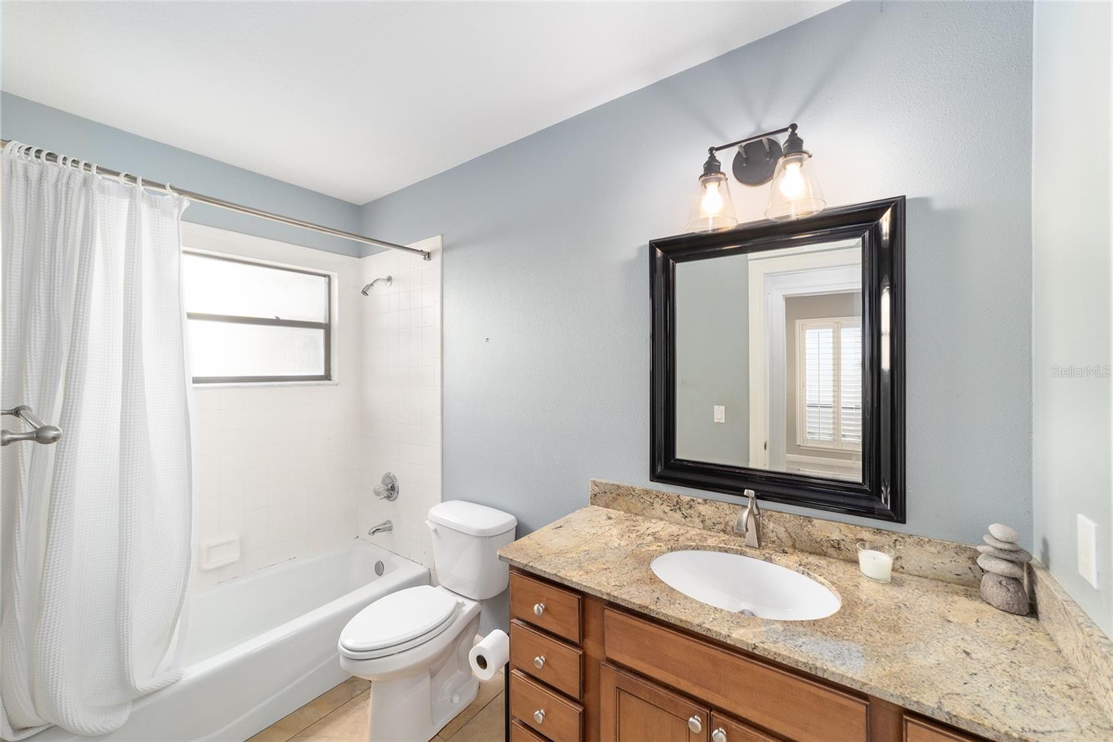 LAUREL LAKE VILLAS HOMEOWNERS ASSOC - Residential