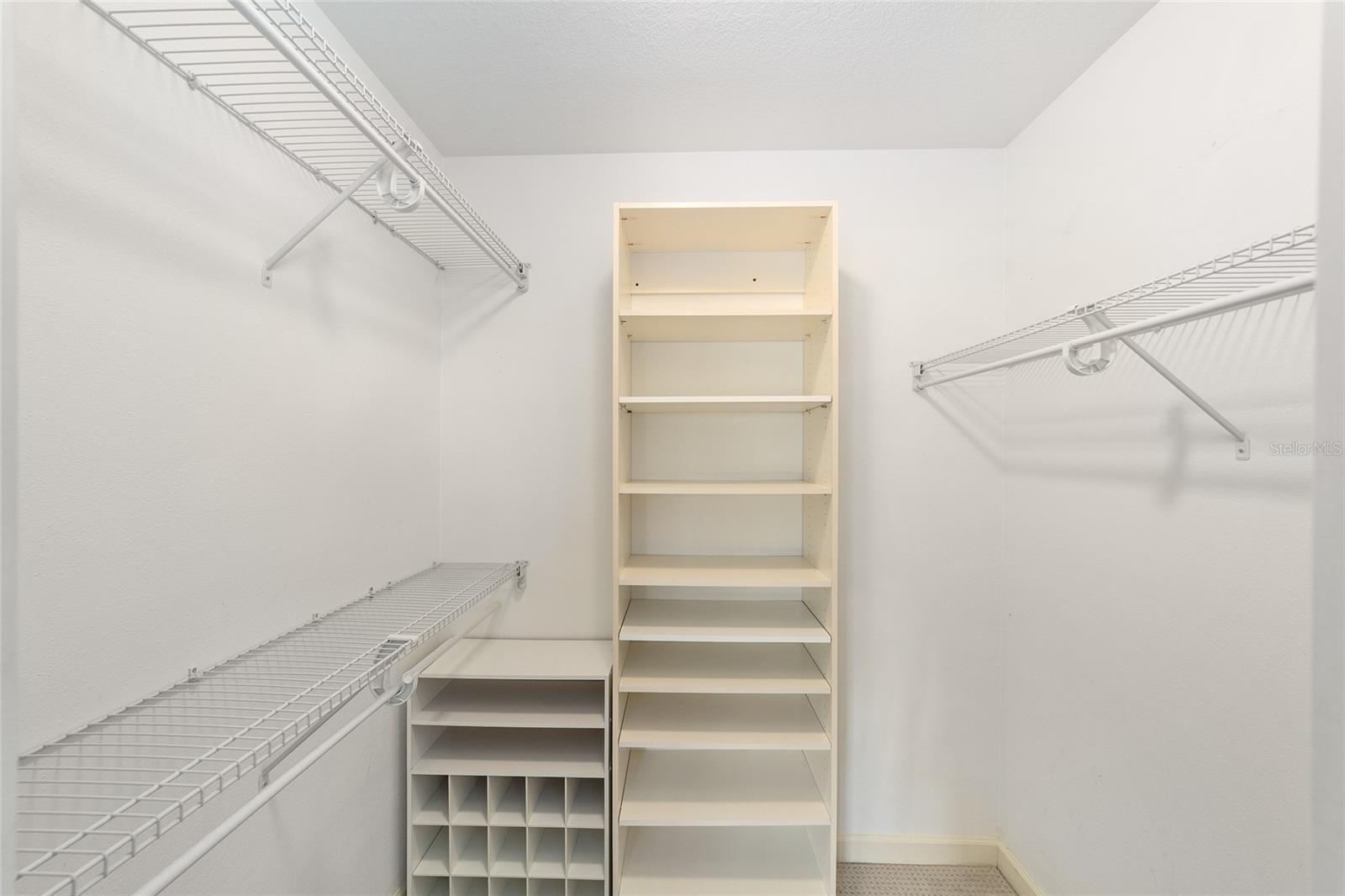 LAUREL LAKE VILLAS HOMEOWNERS ASSOC - Residential