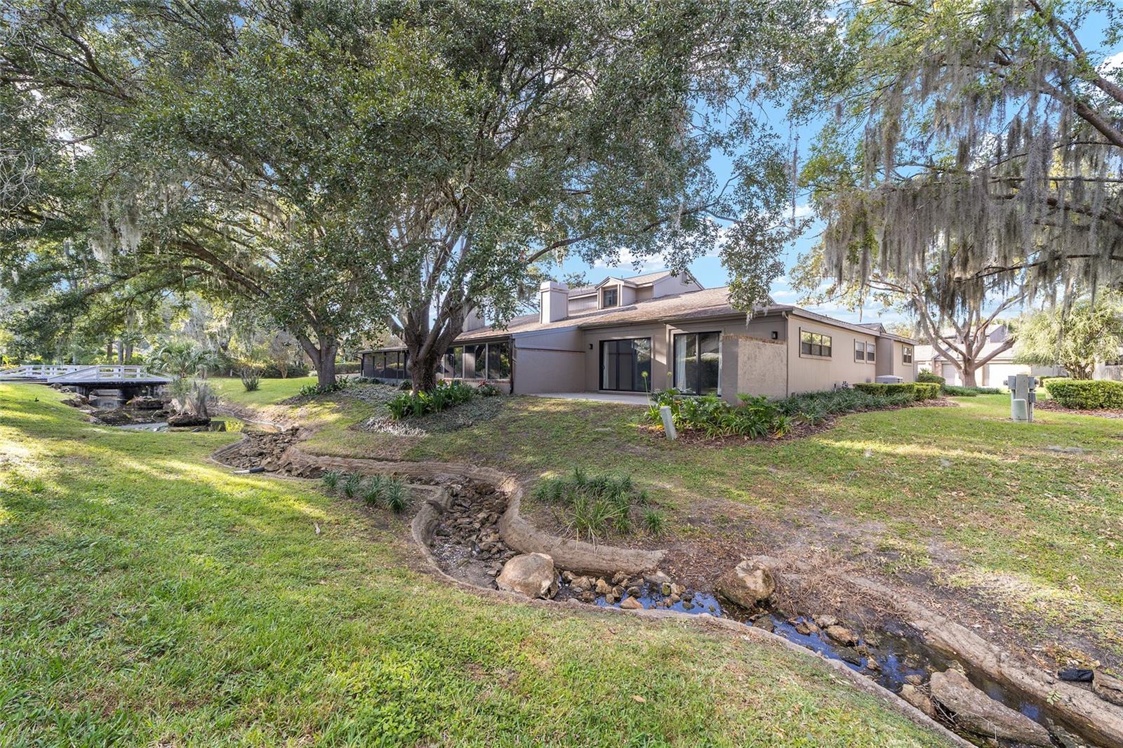 LAUREL LAKE VILLAS HOMEOWNERS ASSOC - Residential