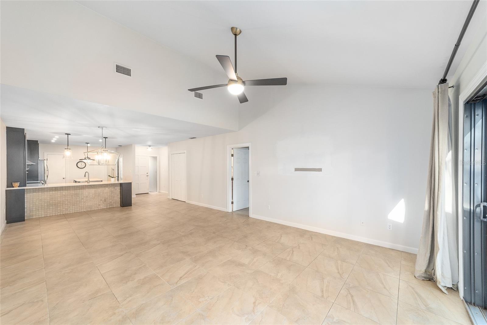 LAUREL LAKE VILLAS HOMEOWNERS ASSOC - Residential