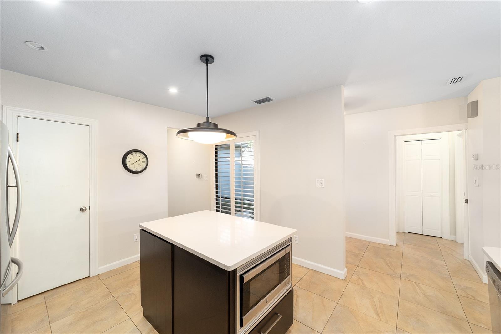 LAUREL LAKE VILLAS HOMEOWNERS ASSOC - Residential