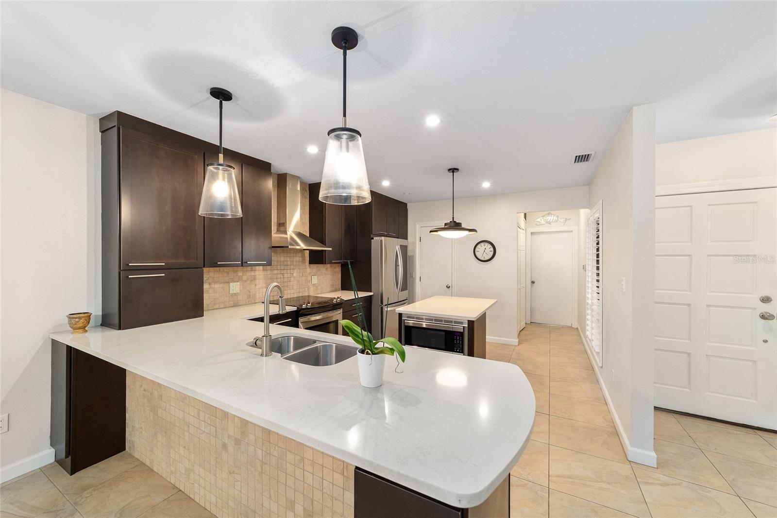 LAUREL LAKE VILLAS HOMEOWNERS ASSOC - Residential