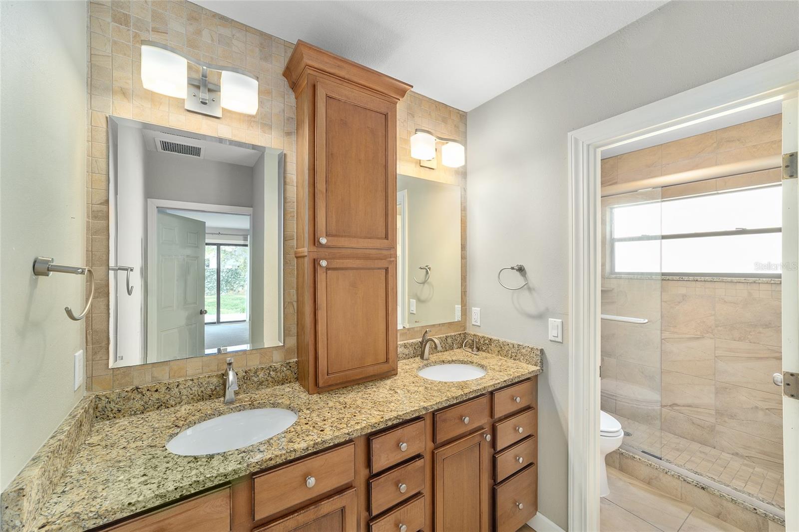 LAUREL LAKE VILLAS HOMEOWNERS ASSOC - Residential