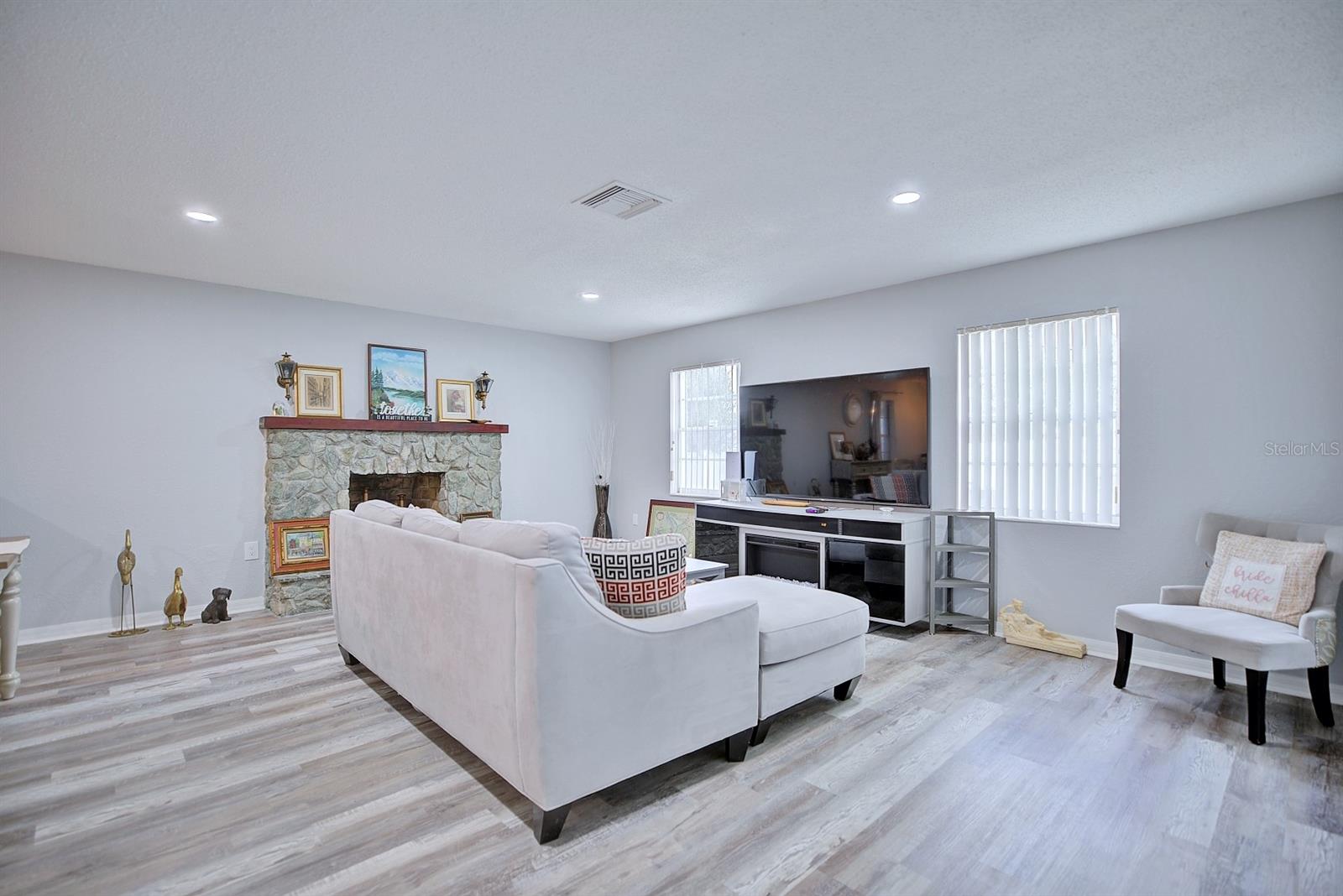 DINNER LAKE HEIGHTS - Residential