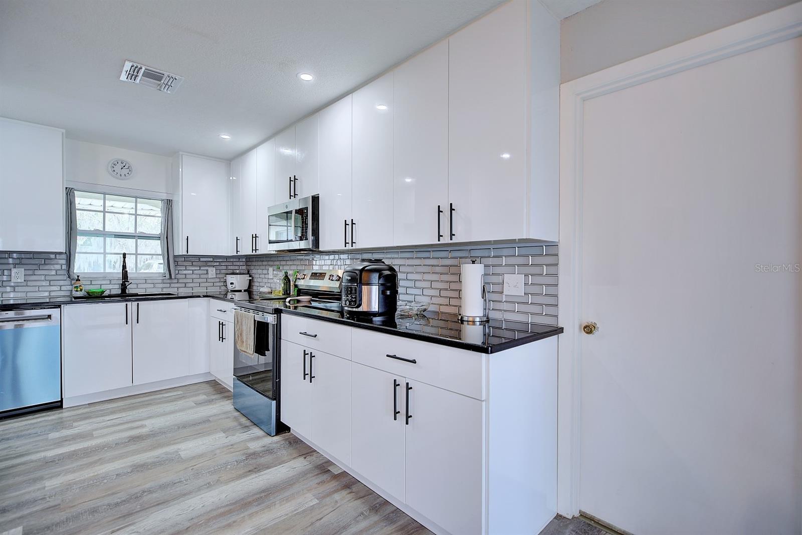 DINNER LAKE HEIGHTS - Residential