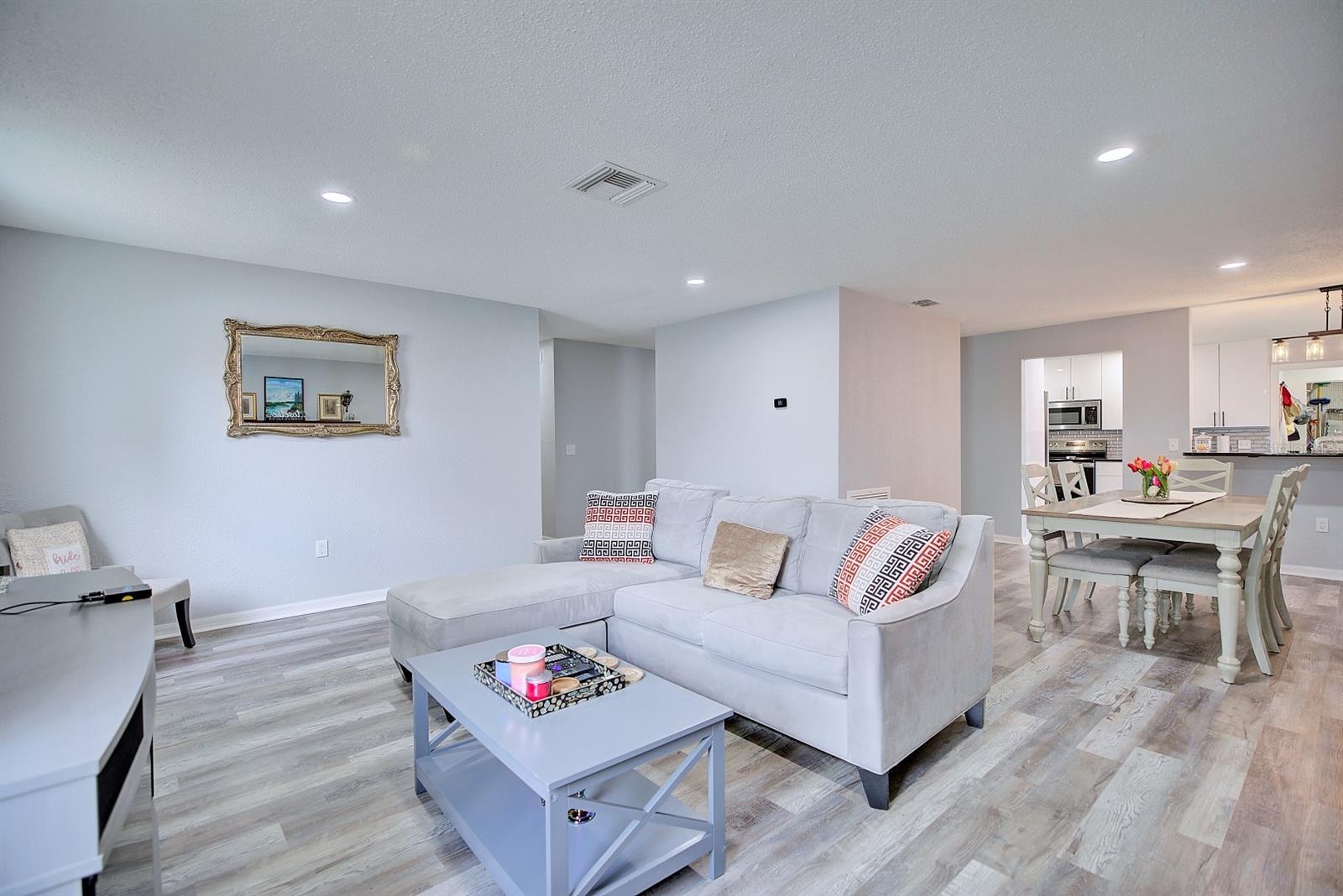 DINNER LAKE HEIGHTS - Residential