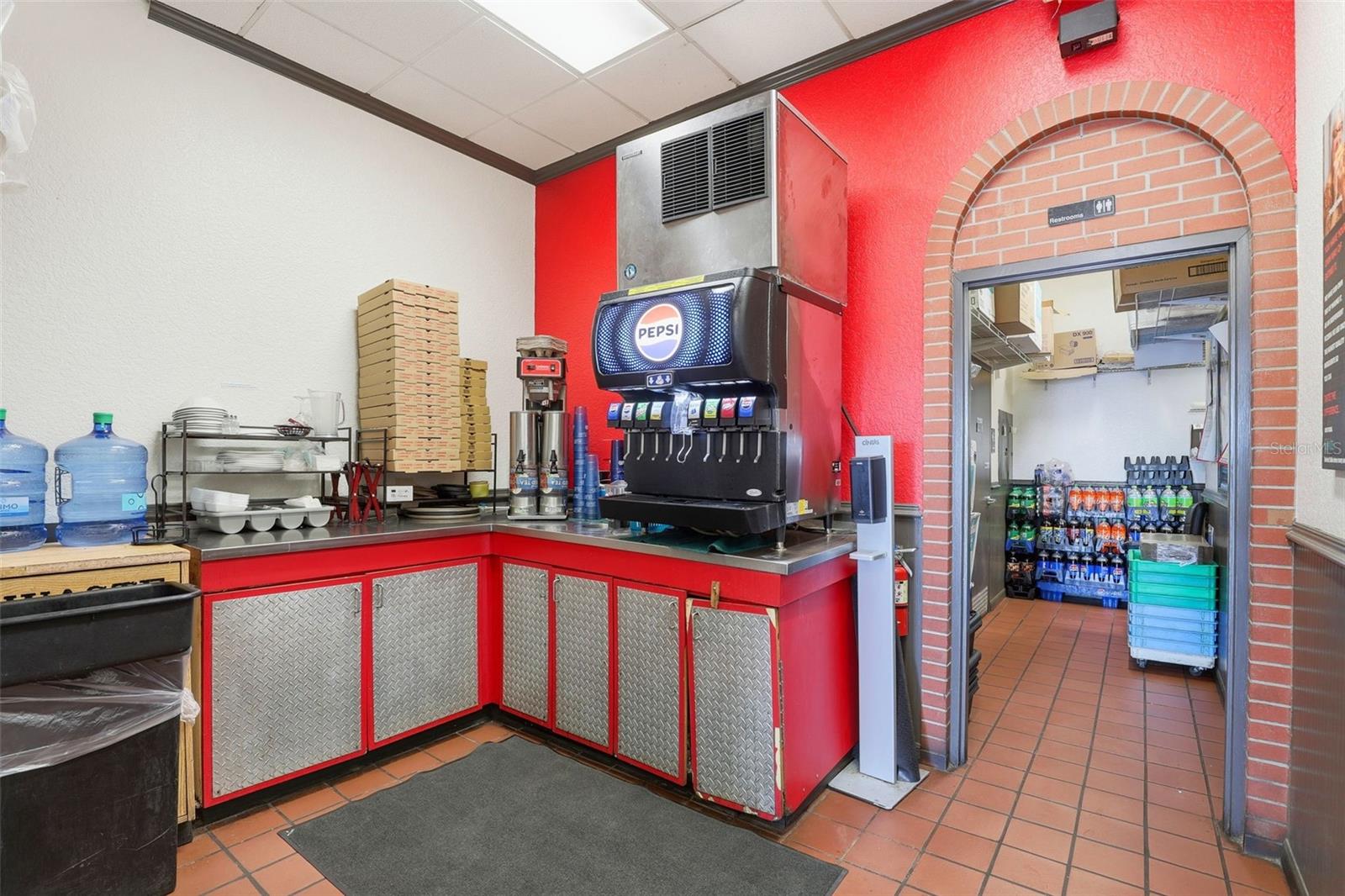 UNIVERSITY CENTER 43/59 - Commercial Lease