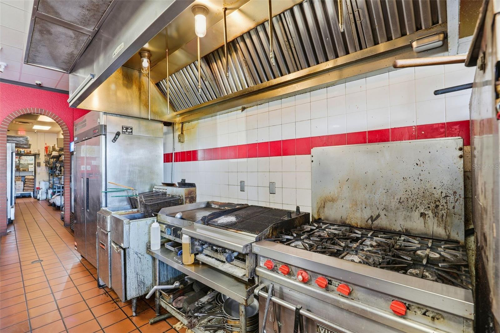 UNIVERSITY CENTER 43/59 - Commercial Lease