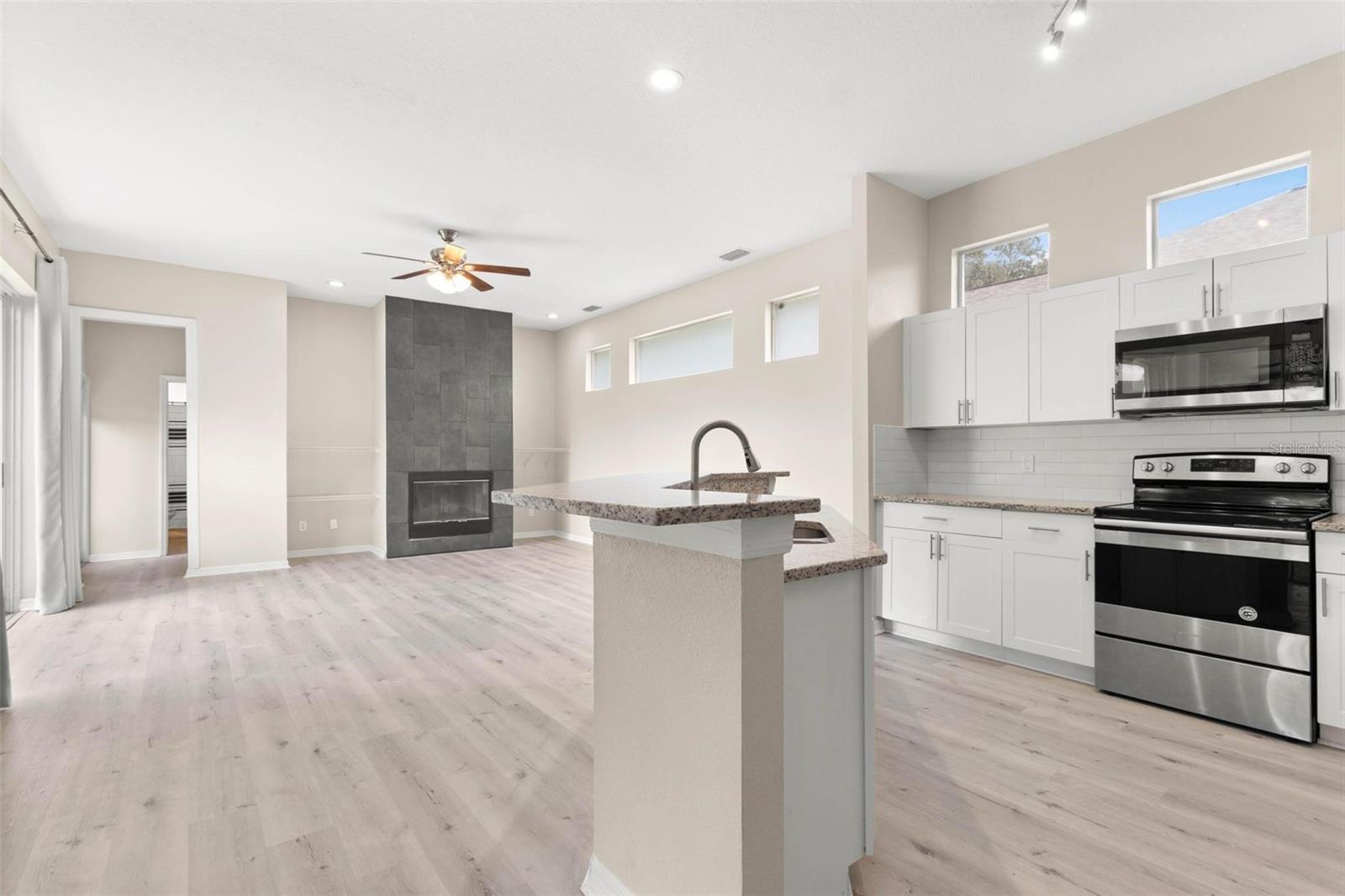 BLOOMINGDALE VILLAGE PH I SUB - Residential