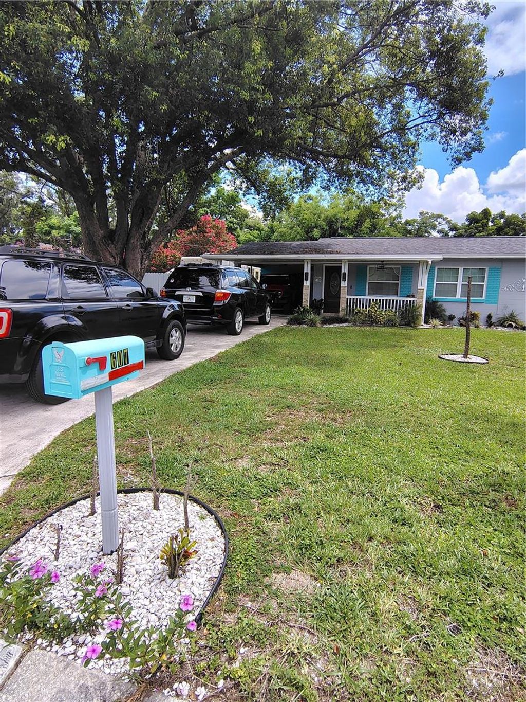 Photo of 607 Oak Ridge Drive, Brandon, FL 33510 (MLS # TB8532998)