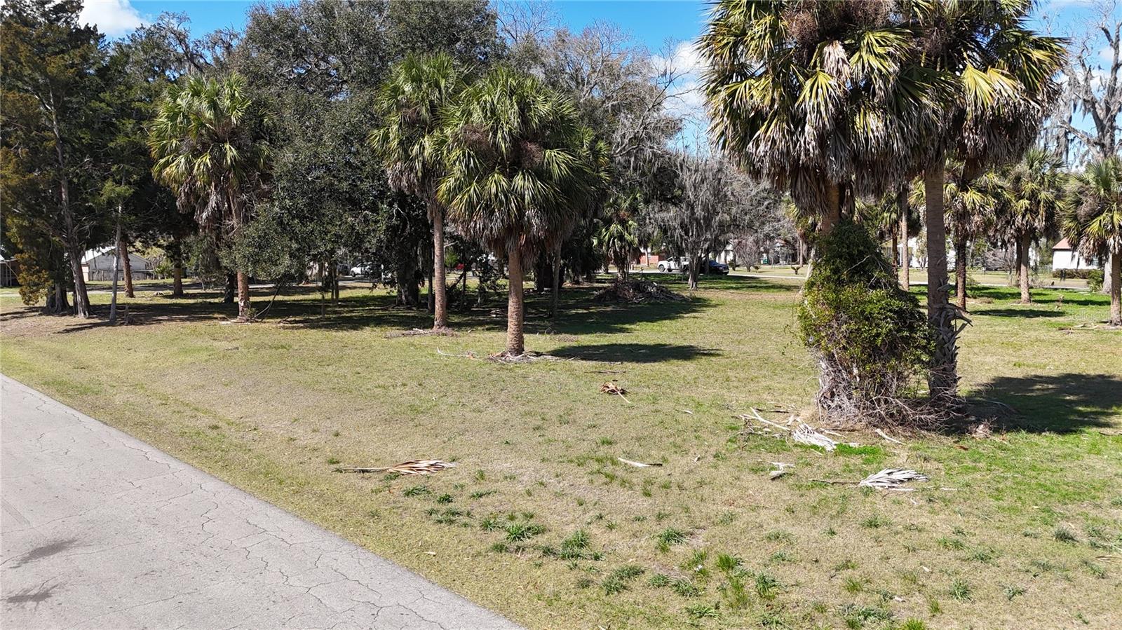 TOWN/BRANFORD - Land