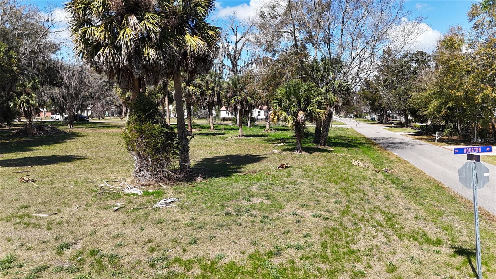 TOWN/BRANFORD - Land