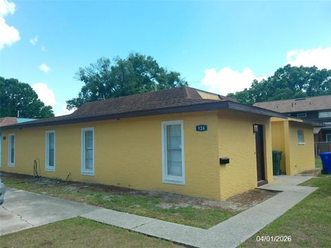 2 beds bed, 1 baths bath property at 926 W Carole Street, Lakeland, FL 33803