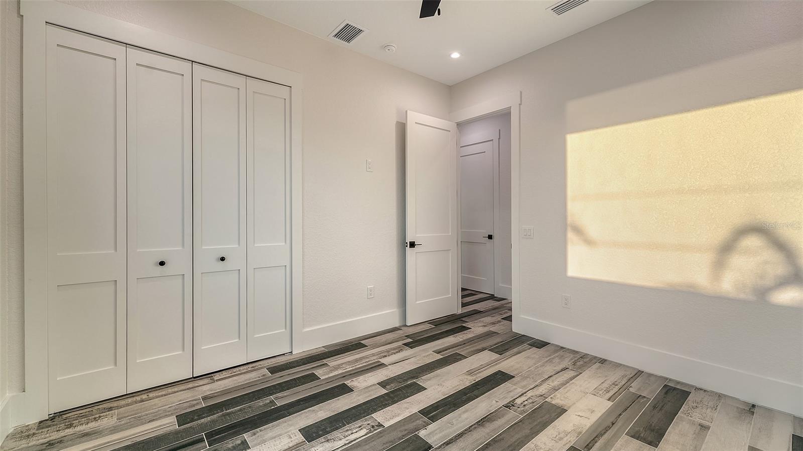 ENGLEWOOD SHORES SUB - Residential