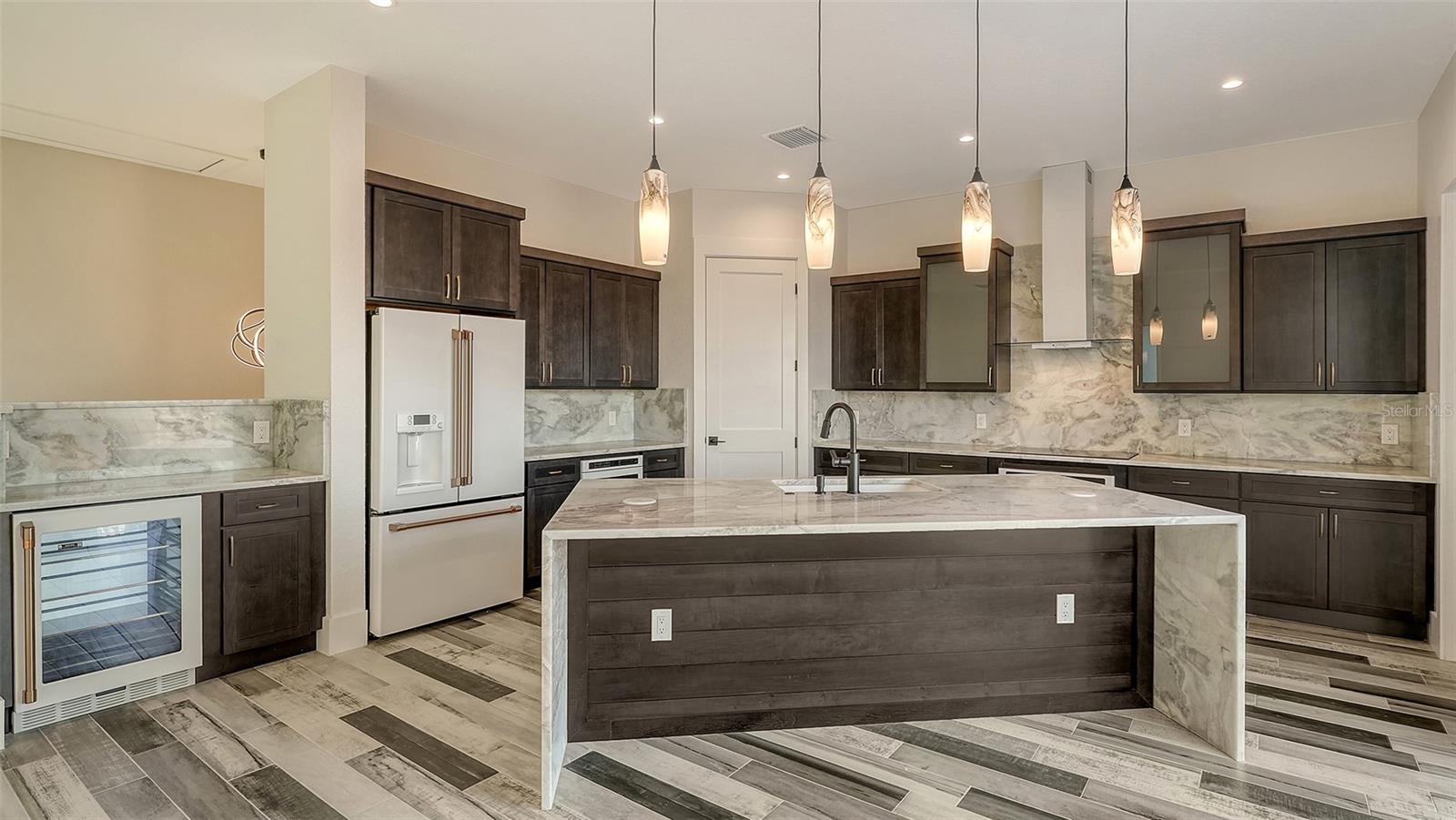 ENGLEWOOD SHORES SUB - Residential