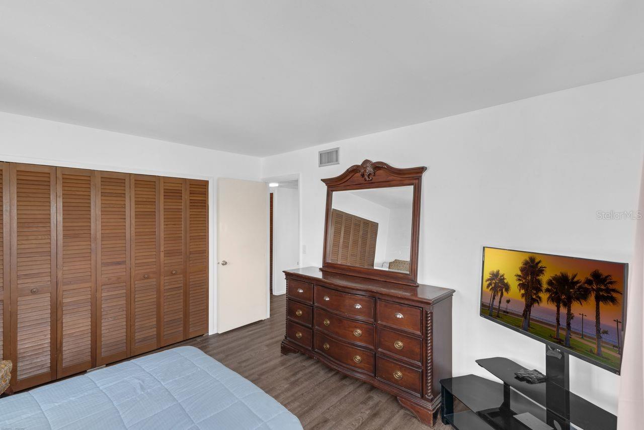 SHADOW LAKE CONDO - Residential