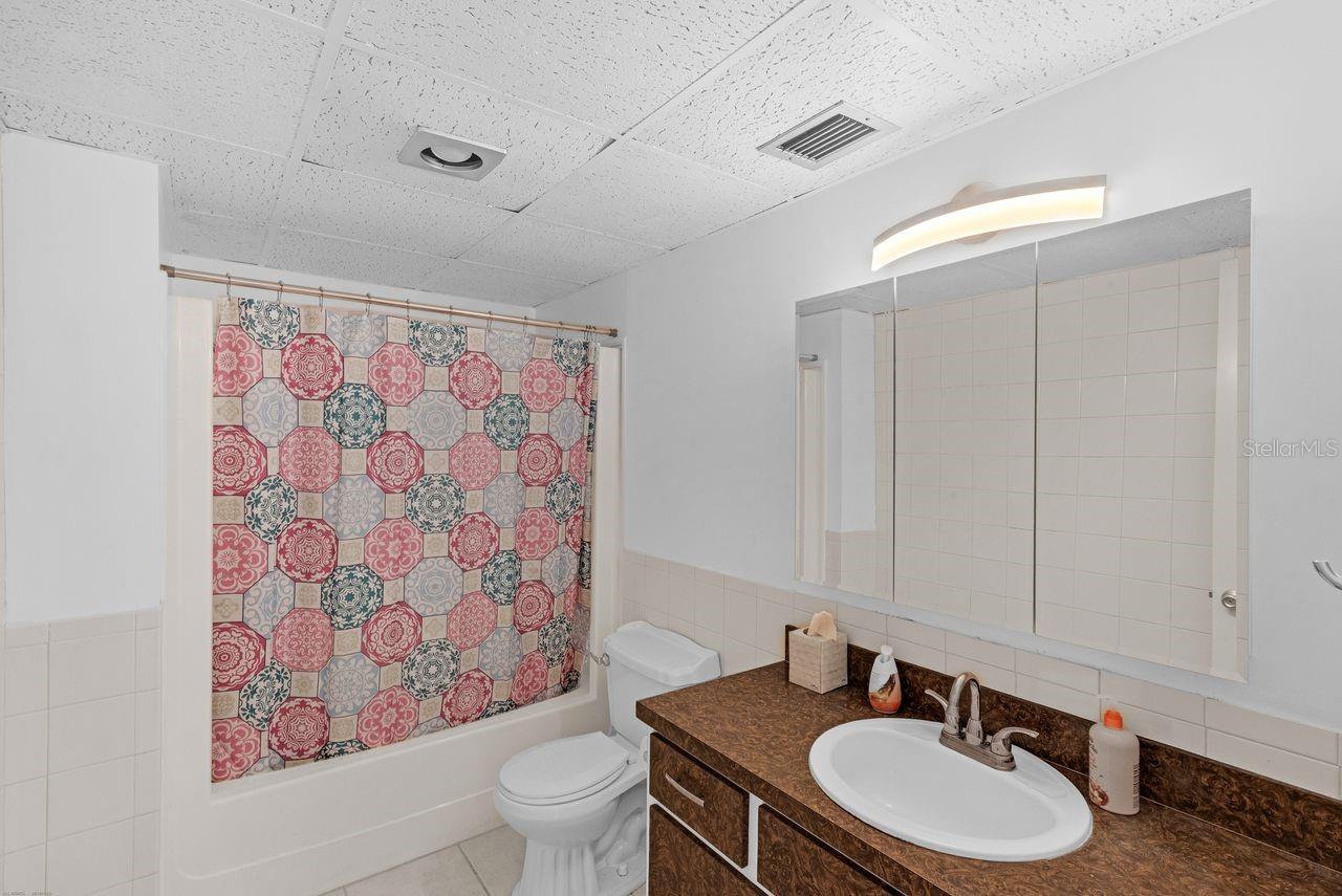 SHADOW LAKE CONDO - Residential