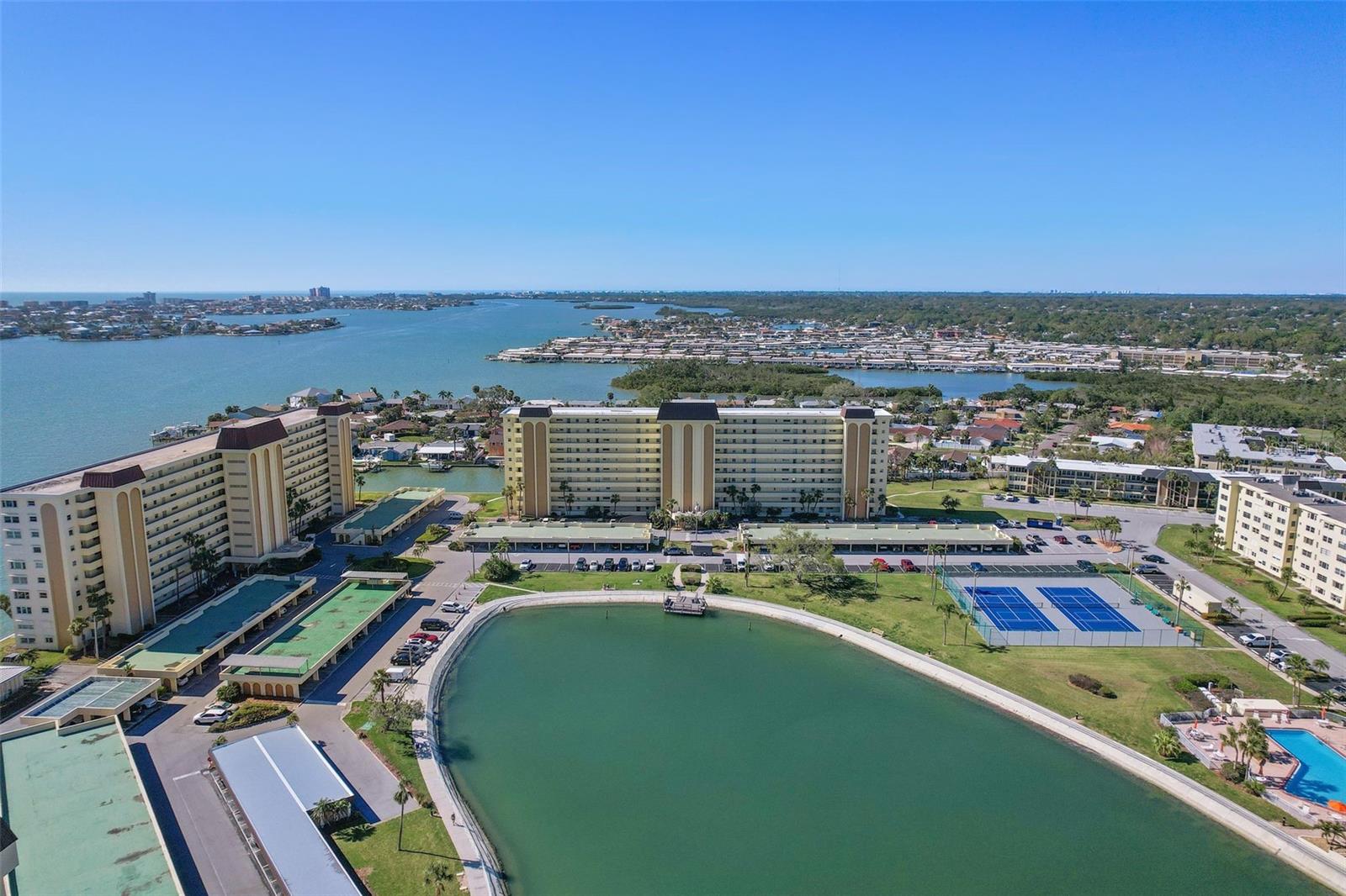 COLUMBIA TOWERS CONDO - Residential