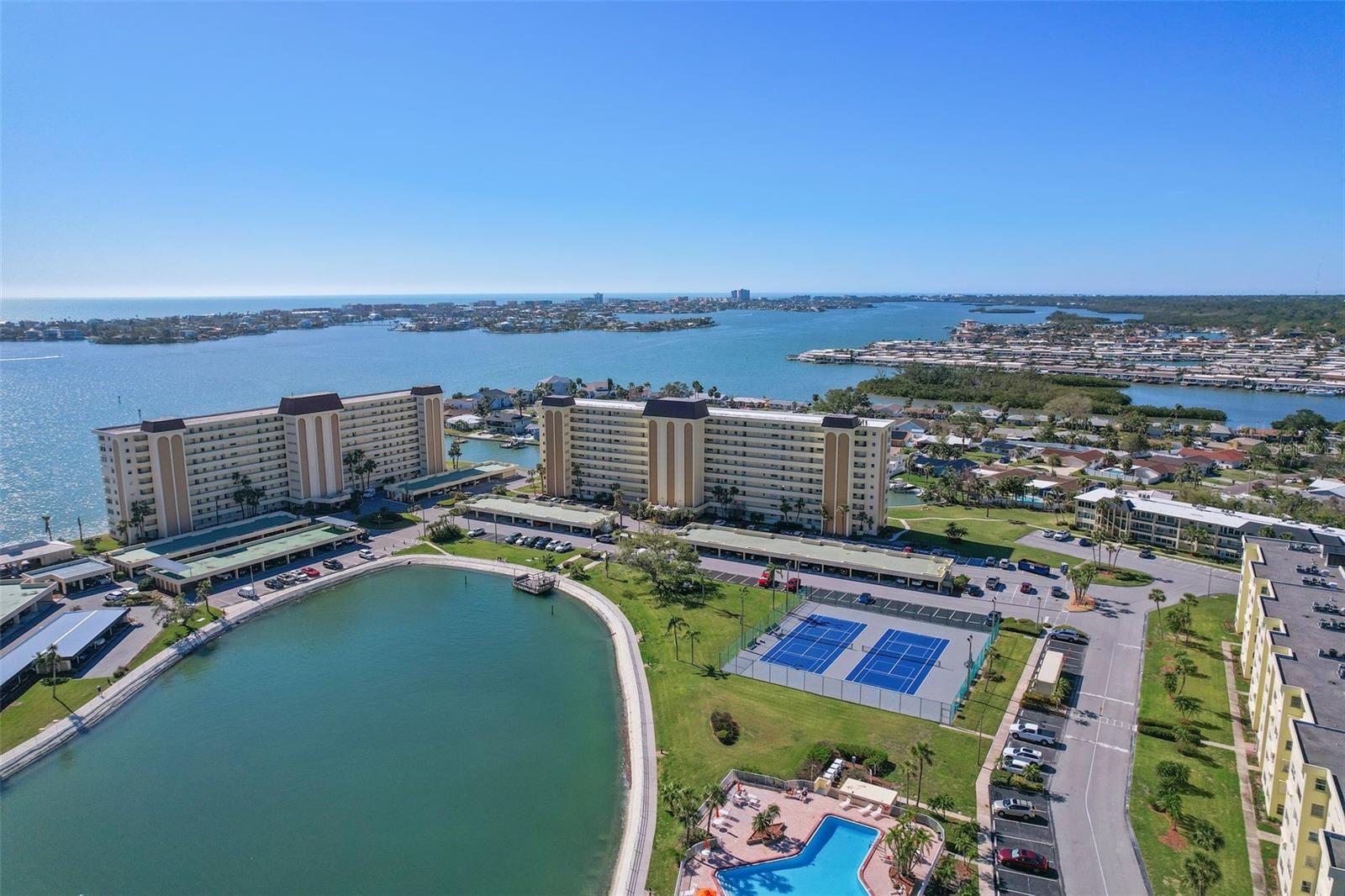 COLUMBIA TOWERS CONDO - Residential