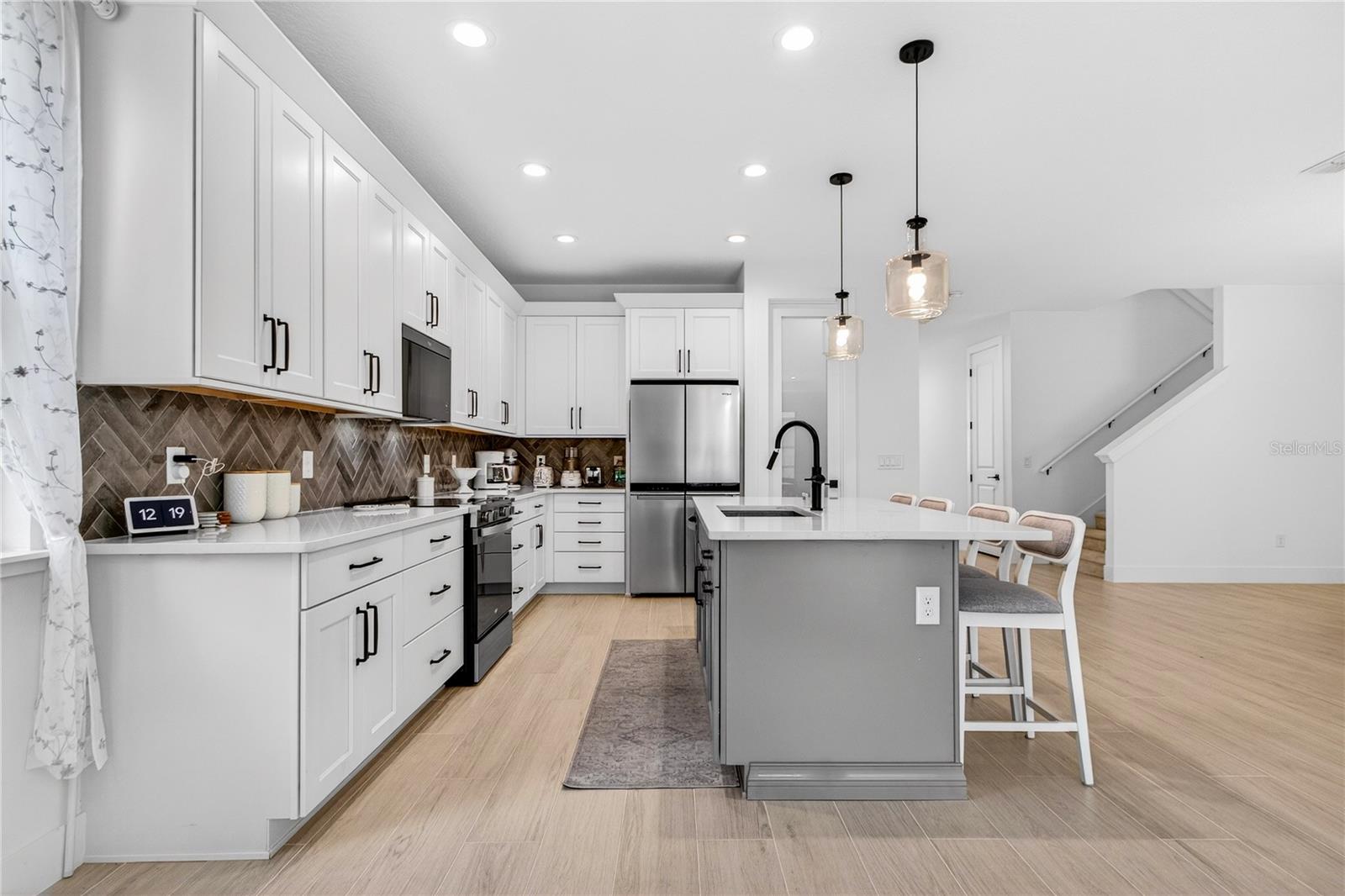 RIVERSIDE OAKS PH 4 - Residential