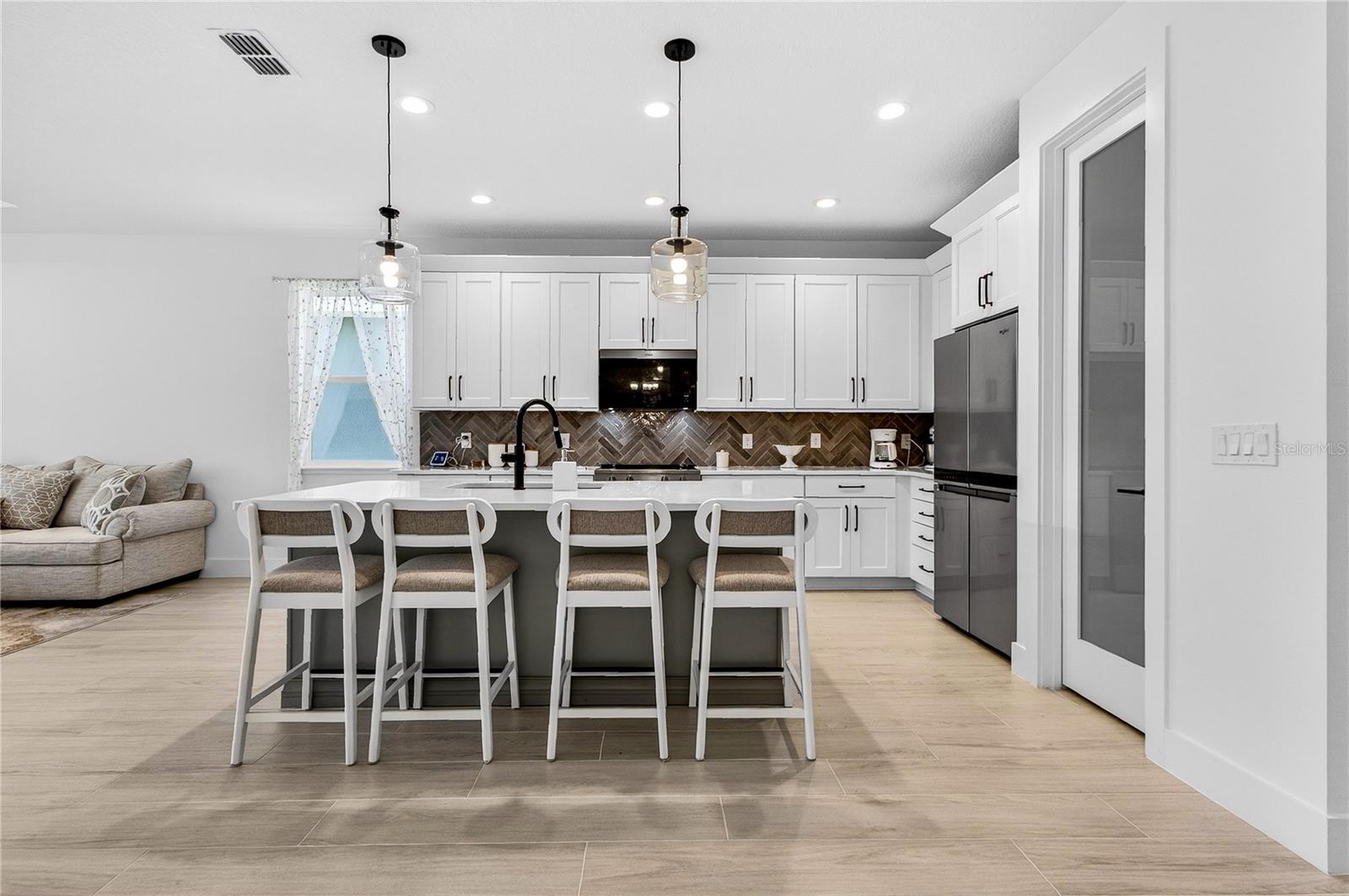 RIVERSIDE OAKS PH 4 - Residential