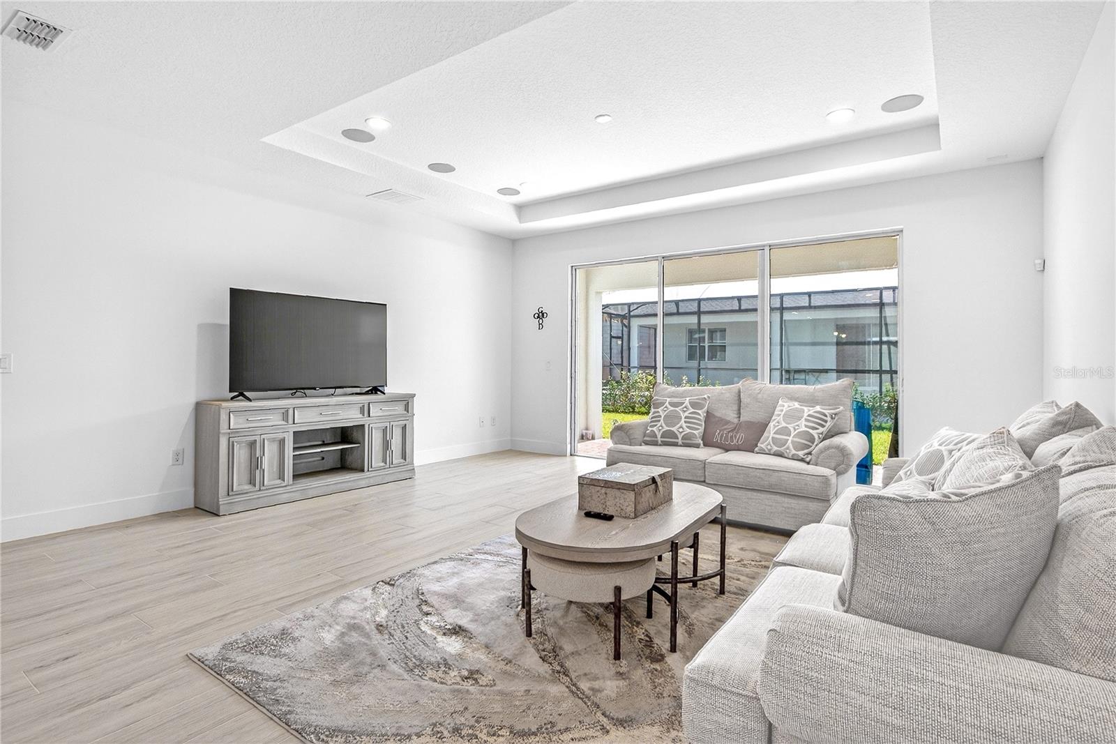 RIVERSIDE OAKS PH 4 - Residential