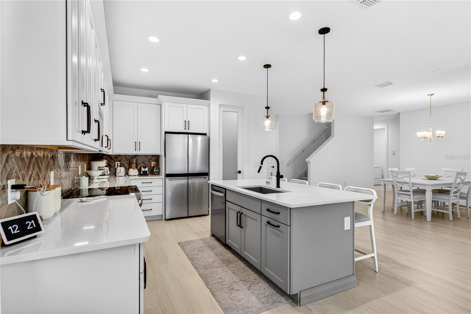 RIVERSIDE OAKS PH 4 - Residential