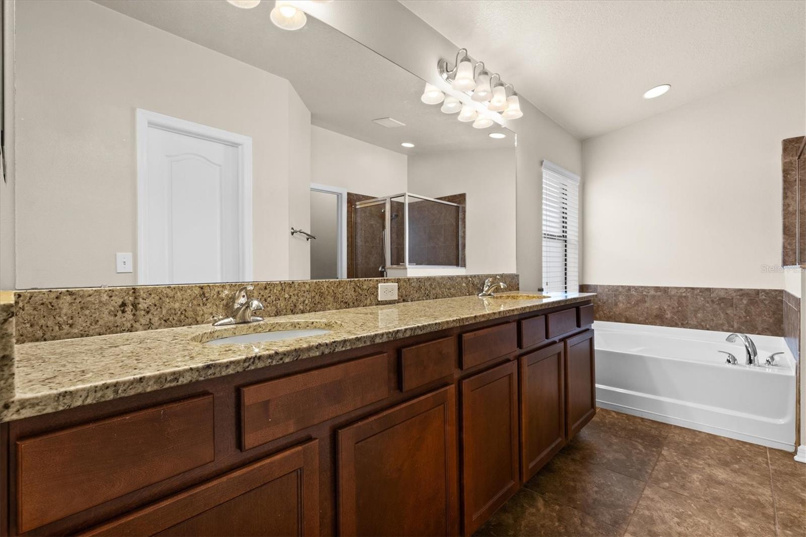 OAK CREEK PH 02 - Residential